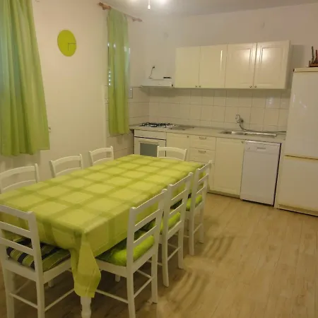 Apartment Ana *