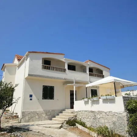 Ana Apartman *